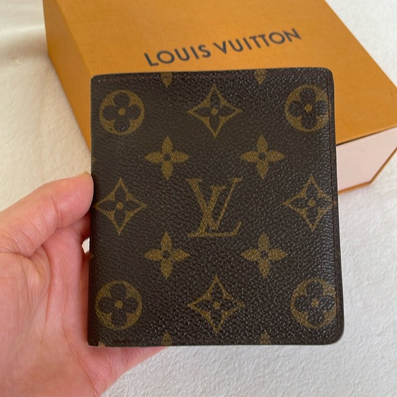 Louis Vuitton Monogram Men's Wallet Bifold Card Holder - Picture 1 of 11
